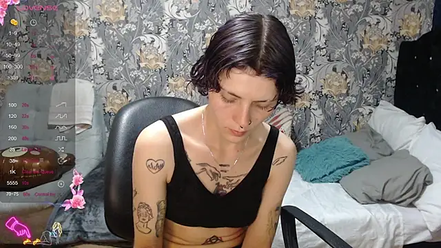 Snapshot of pretty_cristal69 chatting on 06.13.26 pretty cristal69 online show from 06.13.26