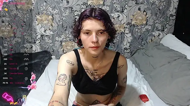 Snapshot of pretty_cristal69 chatting on 06.19.26 pretty cristal69 online show from 06.19.26