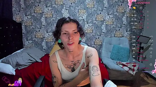 Snapshot of pretty_cristal69 chatting on 07.14.26 pretty cristal69 online show from 07.14.26