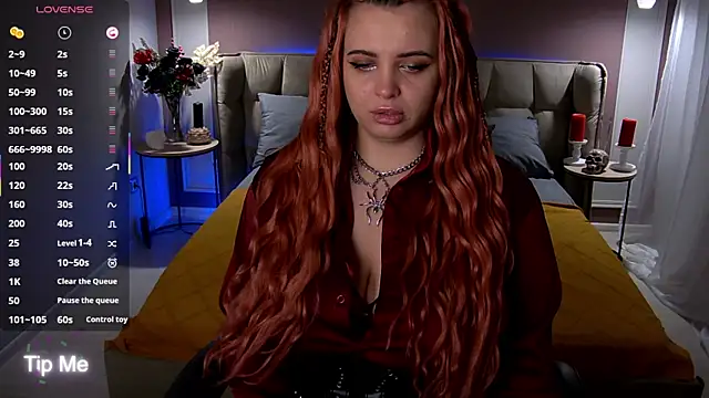 Miss Maya Mils online show from 09.18.25