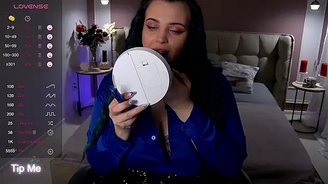 Miss Maya Mils online show from 10.08.25