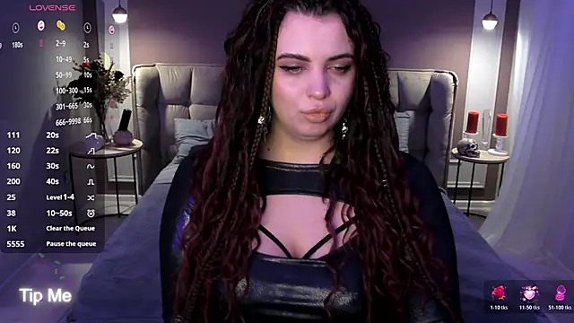 Miss Maya Mils online show from 02.22.26