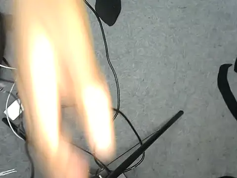 Snapshot of Bella_cute01 chatting on 10.31.25 Bella cute01 online show from 10.31.25