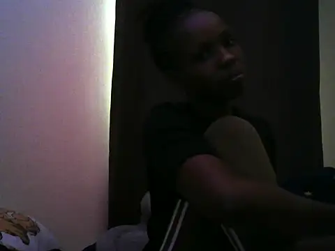 Snapshot of Bella_cute01 chatting on 11.05.25 Bella cute01 online show from 11.05.25