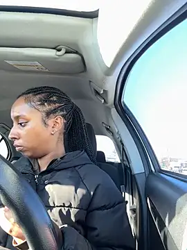 Your Paris online show from 02.18.25