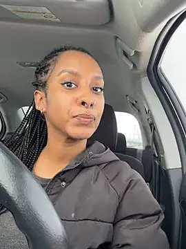 Your Paris online show from 02.21.25