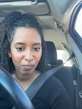 Your Paris online show from 03.06.25