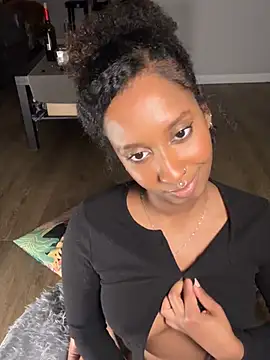 Your Paris online show from 03.09.25