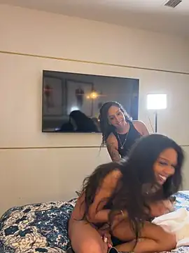 Your Paris online show from 02.26.26