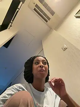 Your Paris online show from 02.28.26