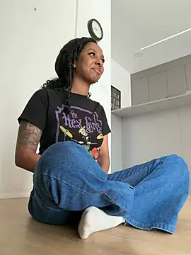 Your Paris online show from 03.31.26