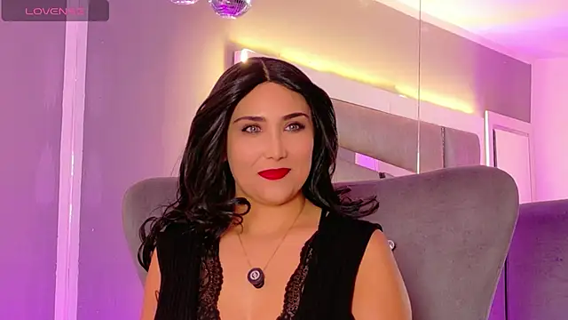 Evangeline Taylorr online show from 11.28.25