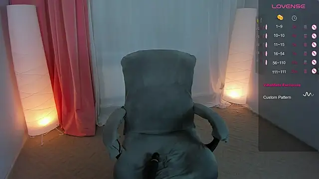 Roxy      online show from 02.21.25