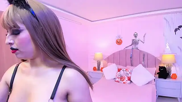 Snapshot of MadelaineJones chatting on 10.23.25 MadelaineJones online show from 10.23.25