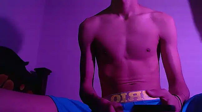 Snapshot of isaaclatino chatting on 12.16.24 isaaclatino online show from 12.16.24