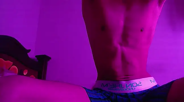 Snapshot of isaaclatino chatting on 12.21.24 isaaclatino online show from 12.21.24