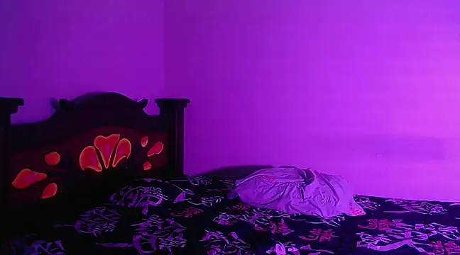 Snapshot of isaaclatino chatting on 12.24.24 isaaclatino online show from 12.24.24