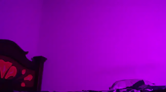 Snapshot of isaaclatino chatting on 12.24.24 isaaclatino online show from 12.24.24