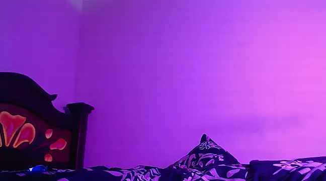 Snapshot of isaaclatino chatting on 12.28.24 isaaclatino online show from 12.28.24