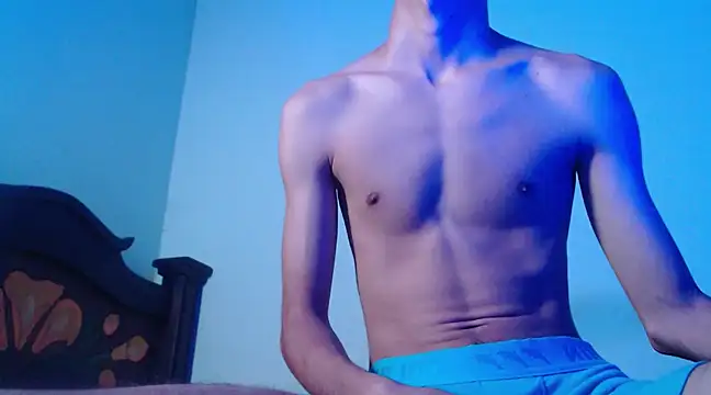 Snapshot of isaaclatino chatting on 02.14.25 isaaclatino online show from 02.14.25