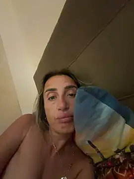 Snapshot of casalinga88 chatting on 07.14.26 casalinga88 online show from 07.14.26