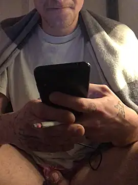 Snapshot of Simboxxx040 chatting on 12.18.24 Simboxxx040 online show from 12.18.24