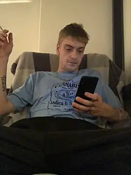 Snapshot of Simboxxx040 chatting on 01.07.25 Simboxxx040 online show from 01.07.25