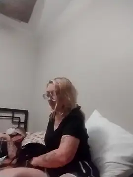 Snapshot of xWhoreAbleX_Pika chatting on 10.21.25 xWhoreAbleX Pika online show from 10.21.25