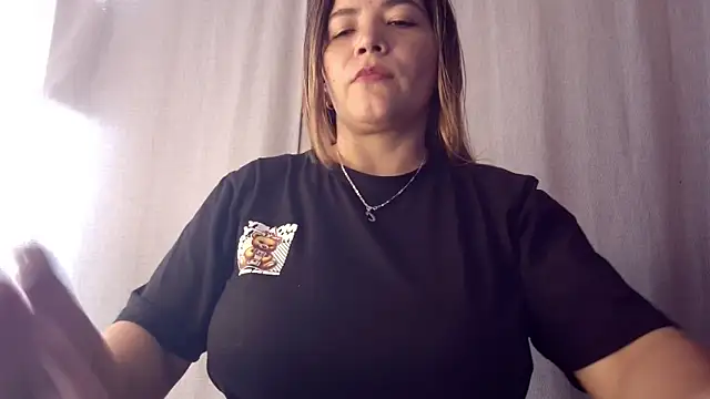 Snapshot of tara_rios chatting on 04.04.26 tara rios online show from 04.04.26