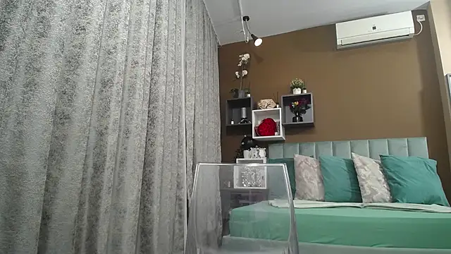 RebecaBlackx online show from 11.11.25