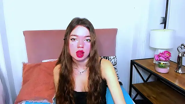 GraceLips online show from 02.28.25