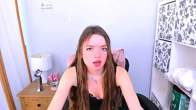 GraceLips online show from 03.19.25