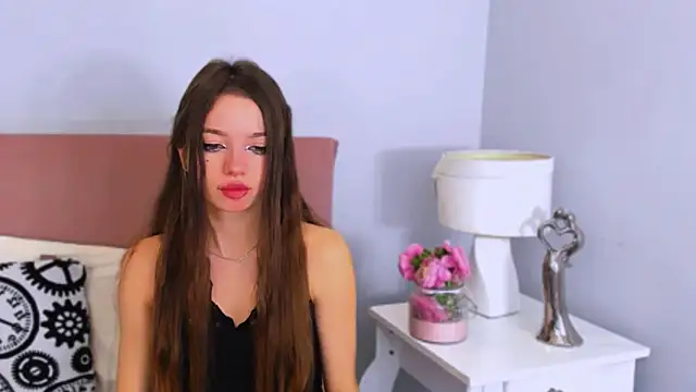 GraceLips online show from 10.19.25