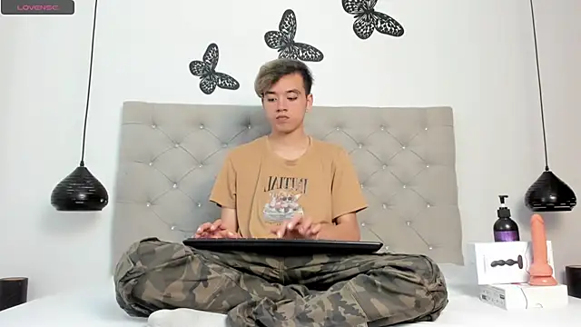 bunny maxi online show from 02.28.25