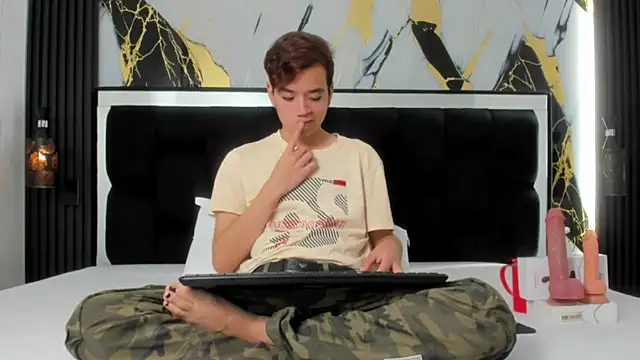 bunny maxi online show from 11.21.25