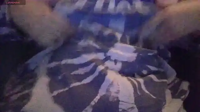 MissKisu online show from 10.18.25