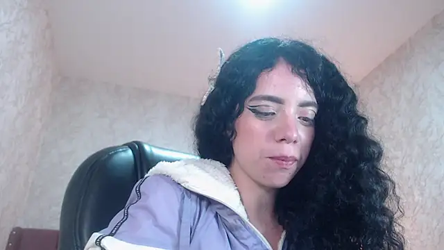 EmmaCowperr online show from 01.12.25