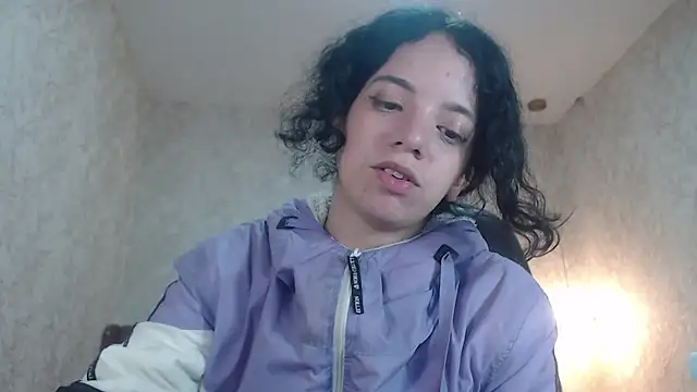 EmmaCowperr online show from 01.16.25