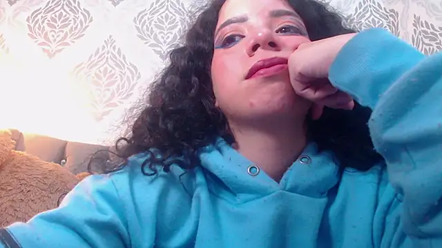 EmmaCowperr online show from 02.20.25