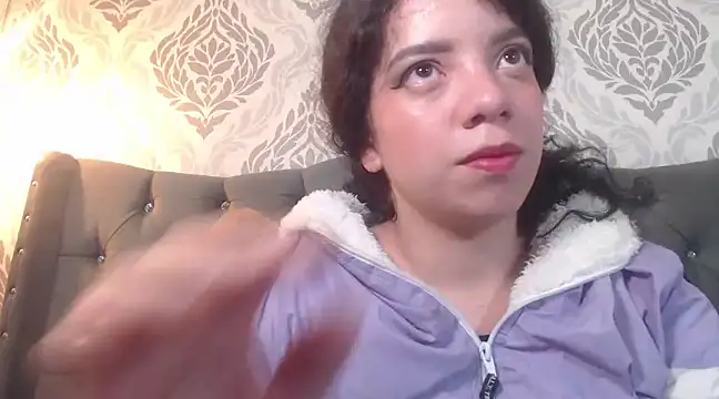 EmmaCowperr online show from 02.26.25