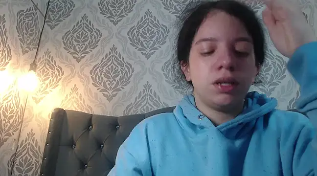 EmmaCowperr online show from 02.28.25