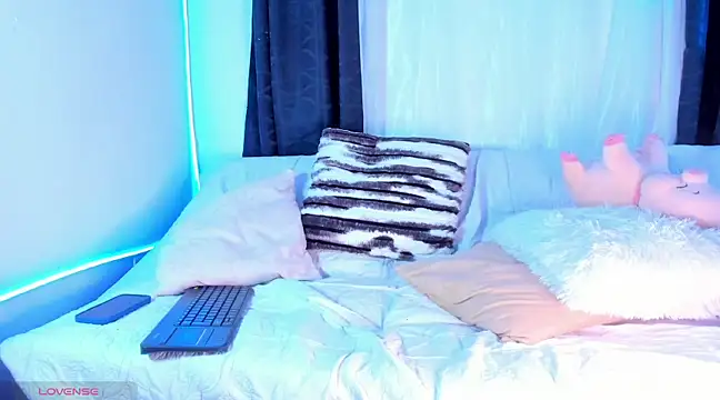 Snapshot of Josep_Davies chatting on 02.18.25 Josep Davies online show from 02.18.25