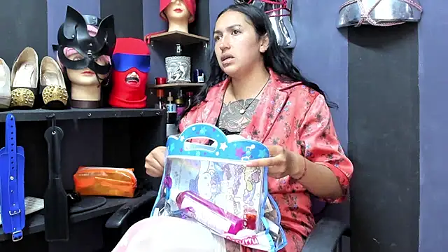 LucyStrike  online show from 01.25.25