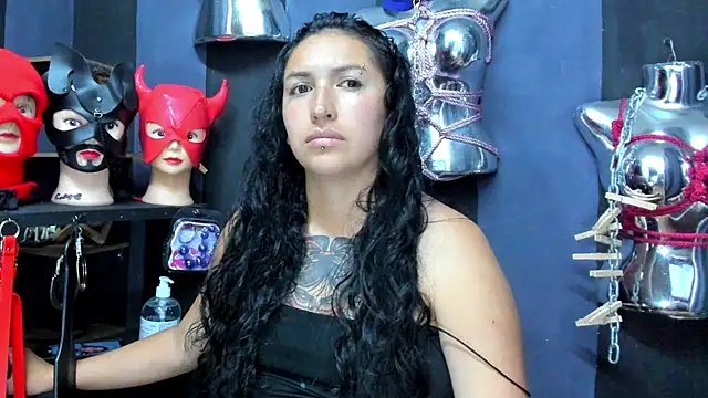 LucyStrike  online show from 02.20.25