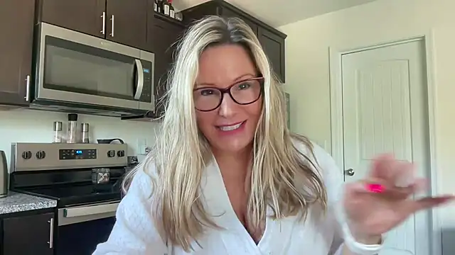 Milf Goddess online show from 10.26.25