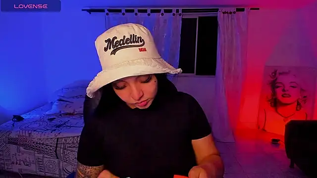 Snapshot of KetziaDoll chatting on 10.05.25 KetziaDoll online show from 10.05.25