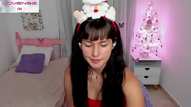 cute roxy online show from 11.23.25