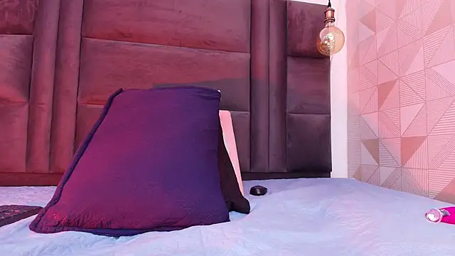 Snapshot of hot_dione chatting on 10.03.25 hot dione online show from 10.03.25