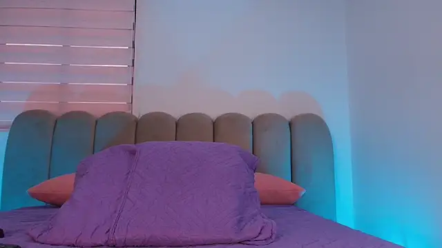 Snapshot of hot_dione chatting on 11.28.25 hot dione online show from 11.28.25