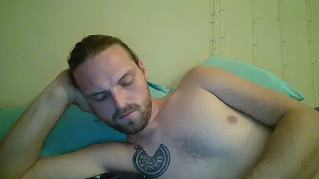 Snapshot of VitaminmanFL chatting on 12.26.24 VitaminmanFL online show from 12.26.24